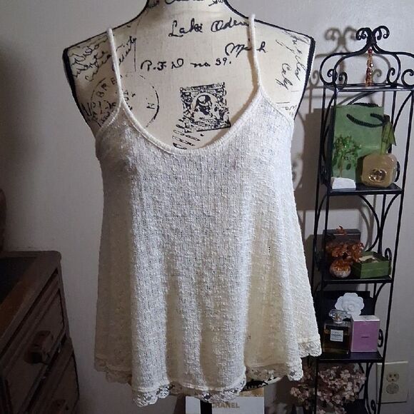 NWT Paper Crane Women's Cream Sleeveless Lace Trim Top Large - Picture 1 of 13